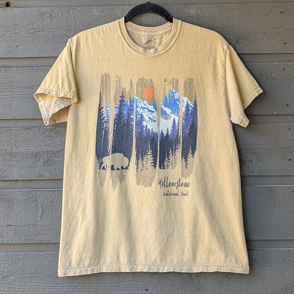 Y2K Prairie Mountain Yellowstone National Park Short Sleeve T-Shirt Medium